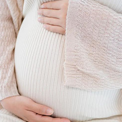 他们在P🏂🍱MAX和😝YouTube创🏓作者合作伙🇲🇴国内比较大的助孕机构